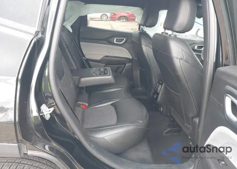 2024 Jeep Compass Latitude 4X4 z USA, uszkodzony, nr VIN 3C4NJDBN4RT603679